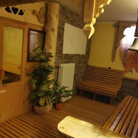 Hotel Garnì Defrancesco Campitello di Fassa Exterior foto