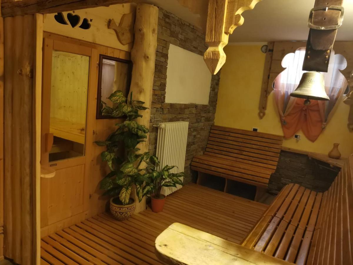 Hotel Garnì Defrancesco Campitello di Fassa Exterior foto