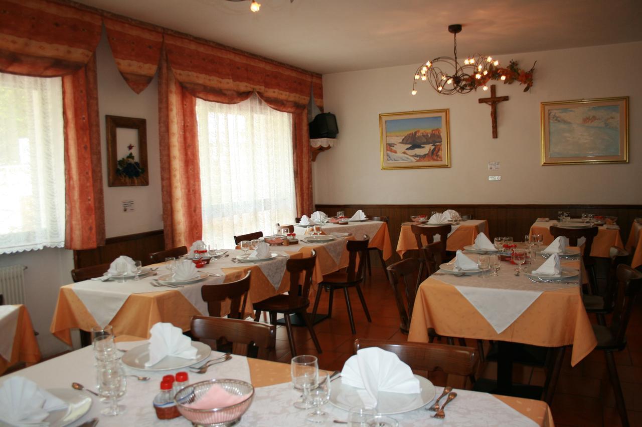 Hotel Garnì Defrancesco Campitello di Fassa Exterior foto